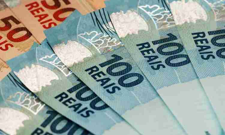 Governo anuncia salário mínimo de R$ 1.621 para 2026